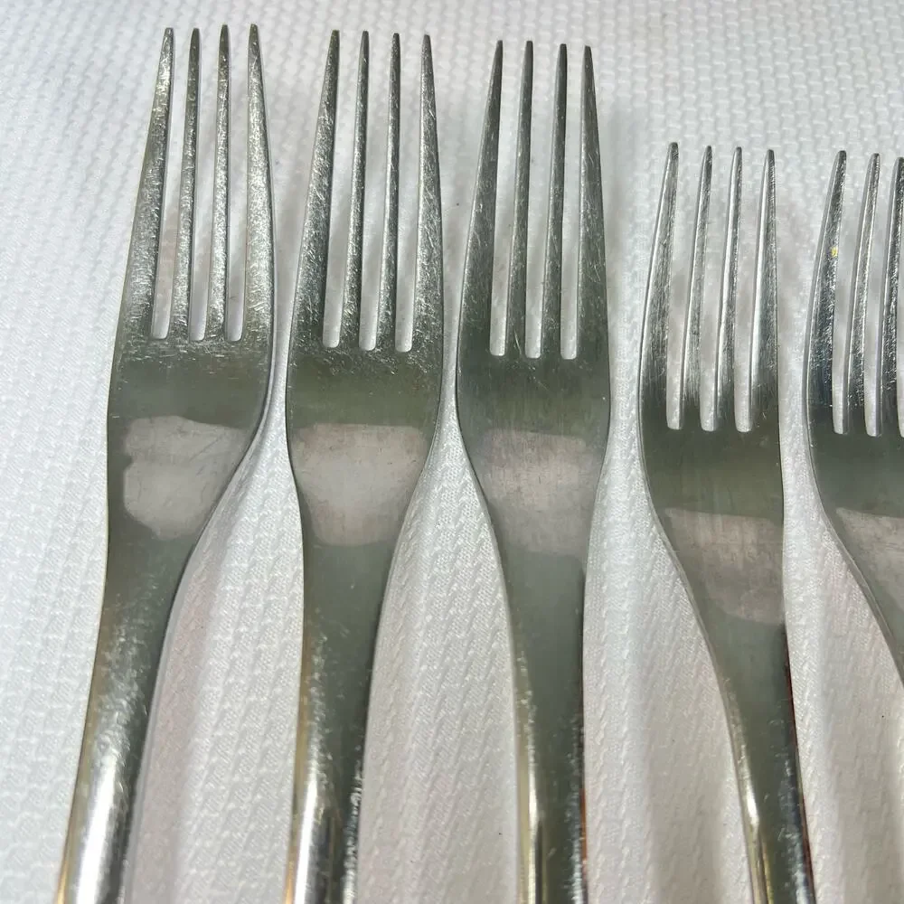 Oneida stainless steel flatware dinner and salad forks set 6 total